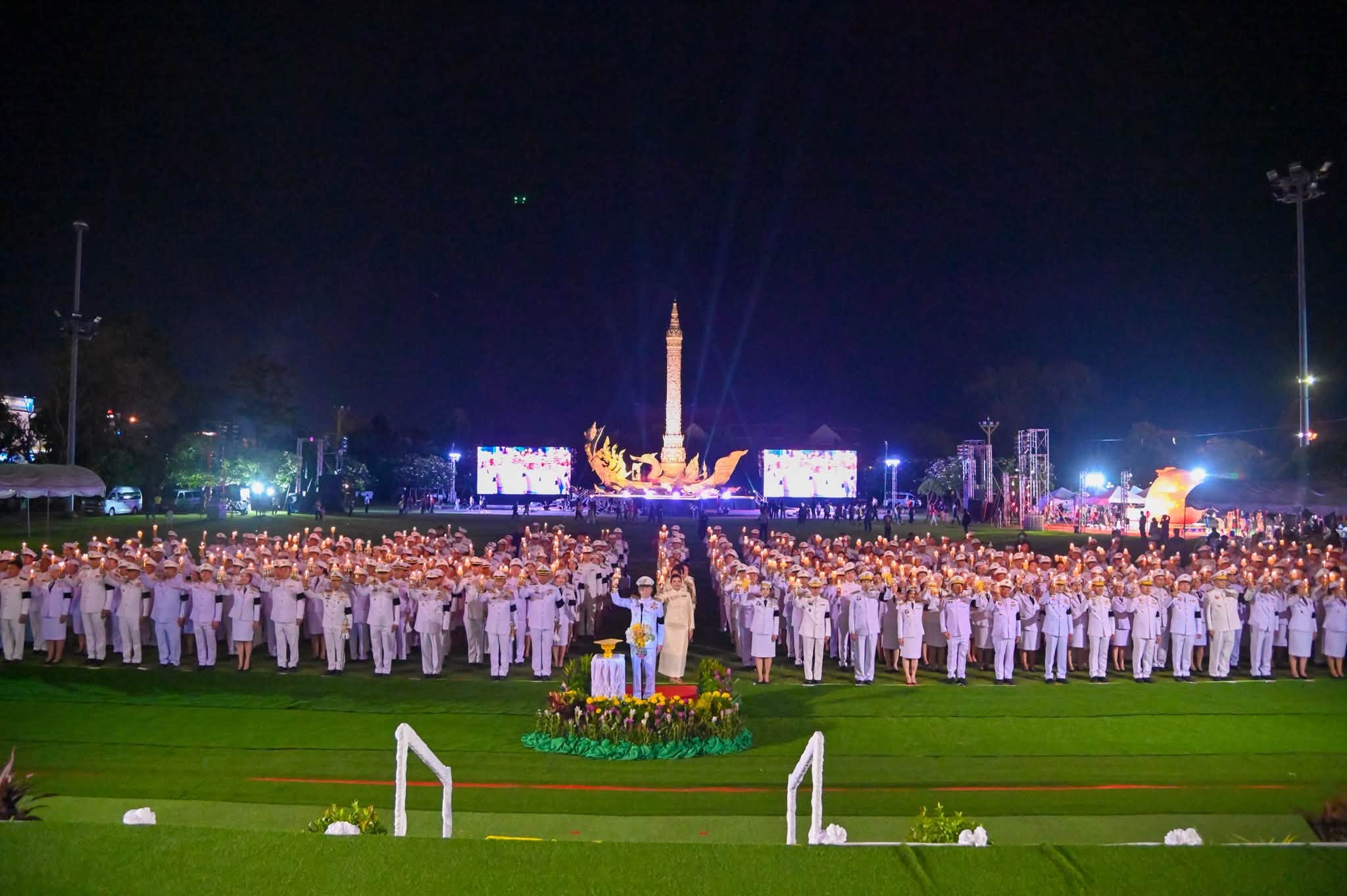 อบจ.อุบลฯ ร่วมพิธีถวายเครื่องราชสักการะและจุดเทียนถวายพระพรชัยมงคล เนื่องในโอกาสวันเฉลิมพระชนมพรรษา พระบาทสมเด็จพระเจ้าอยู่หัว